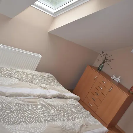 公寓 Gyorszem 杰尔