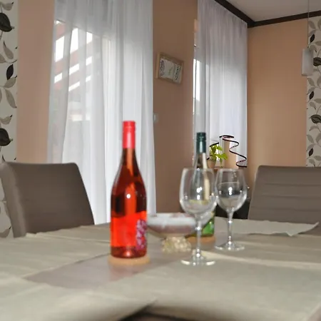 公寓 Gyorszem 杰尔